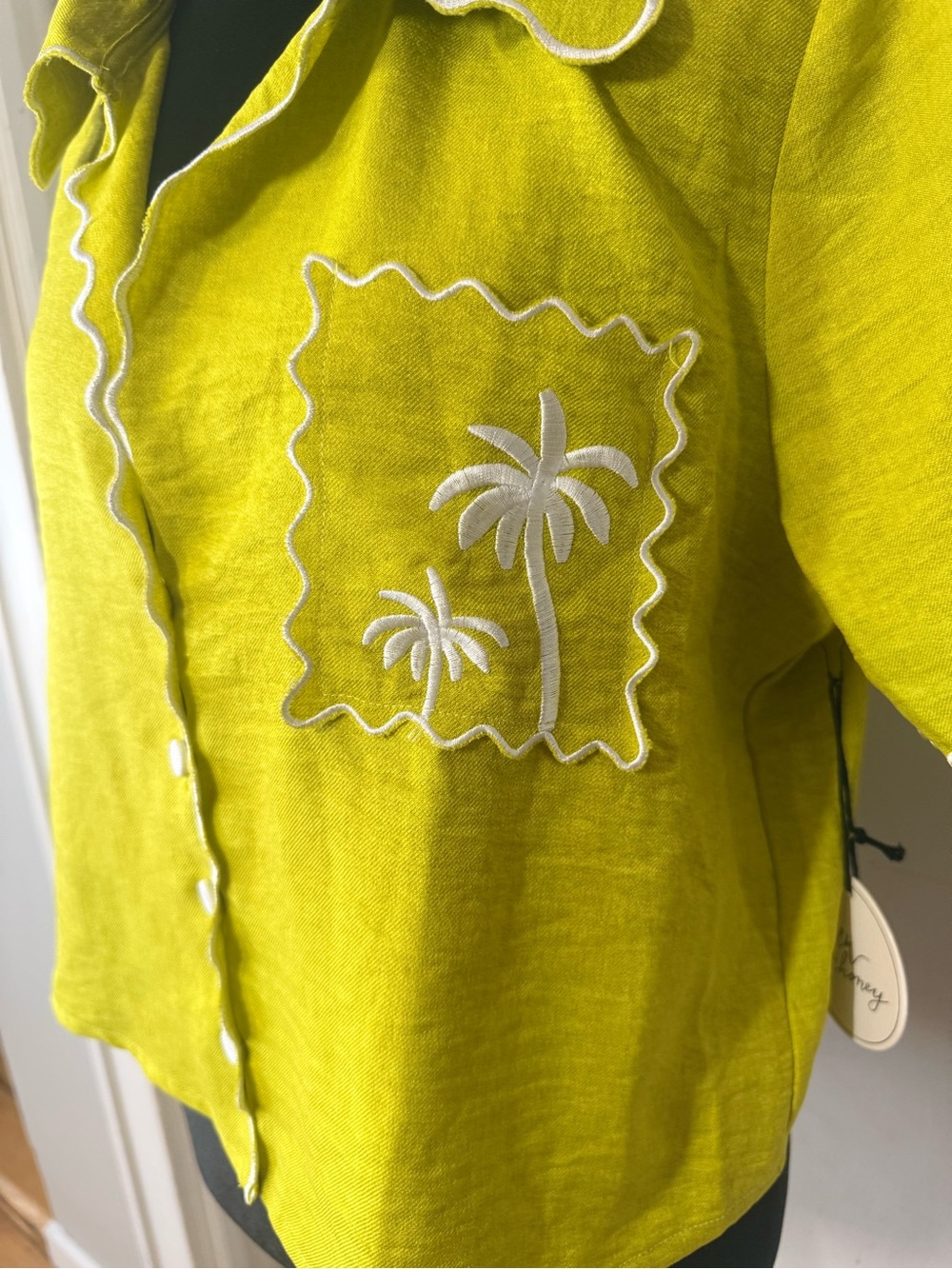 Cropped Button-Front Shirt in Lime Green - Picture 3 of 6